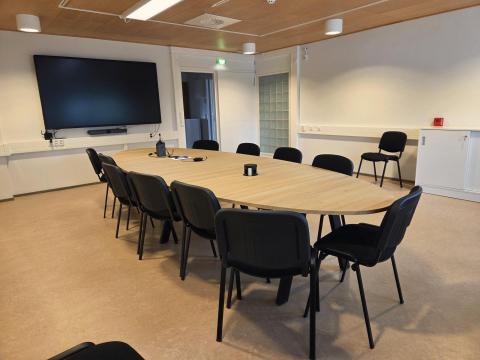 Yläkerran kokoushuone